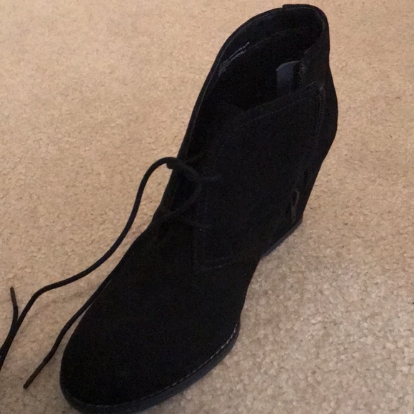 Universal Thread back booties - Picture 4 of 4